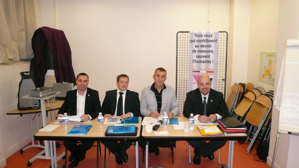 Le conseil sortant menant les débats (Mickaël BUCHERON, Hervé HIRIGOYEN, Jean-Marc ASTOR et Philippe COUILLET)